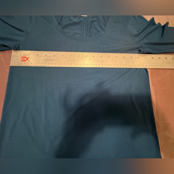 NWOT Athleta Blue/Green Teal Long Sleeve Activewear Tee Size XXS - Picture 8 of 8